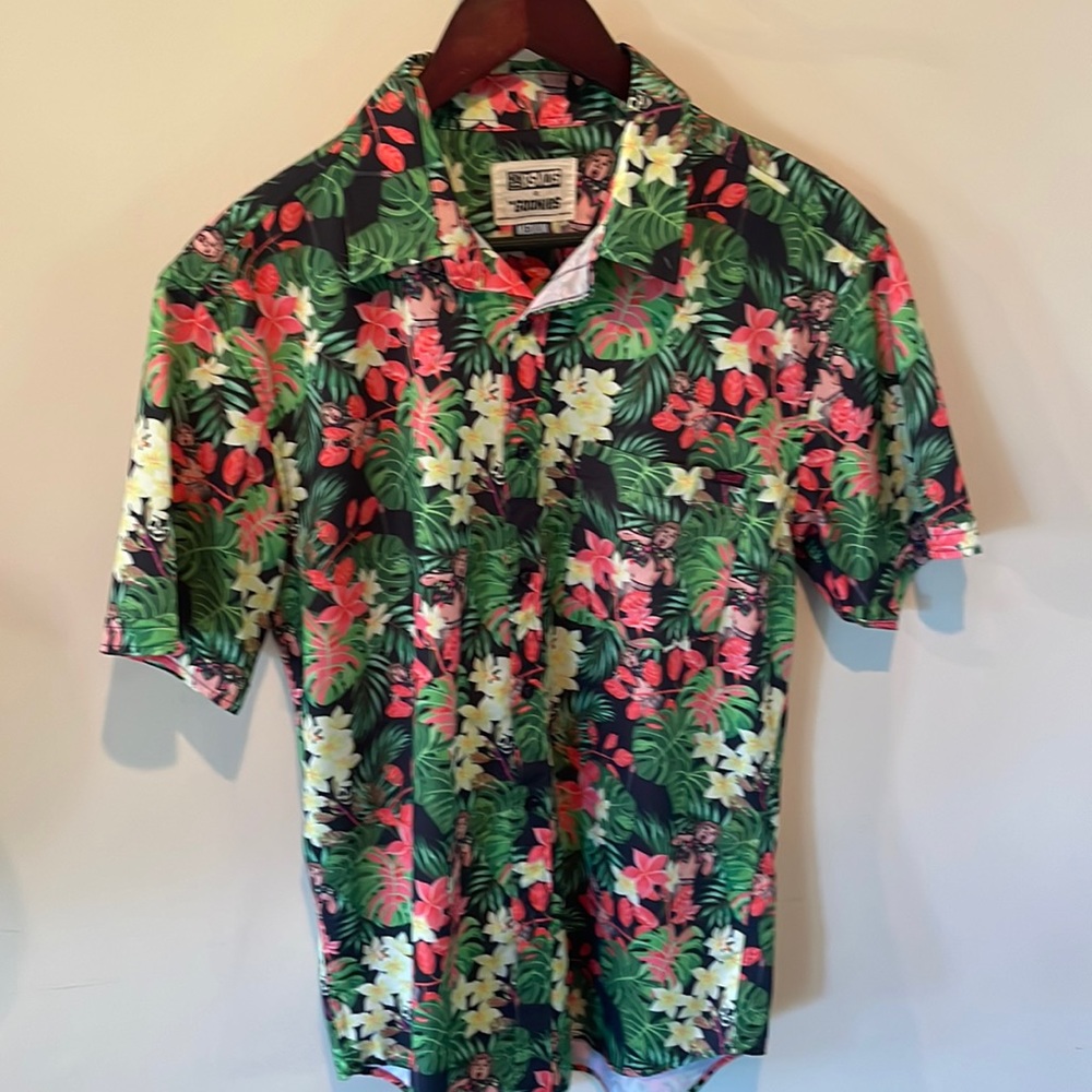 Medium Rsvlts “goonies” Hawaiian shirt